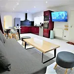 Le Salsero T4 De 93m2 En Centre Avec Billard Clim Prime Video Wifi Fibre شقة نيم
