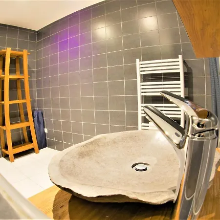 Apartment Le Salsero T4 De 93m2 En Centre Avec Billard Clim Prime Video Wifi Fibre