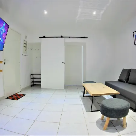 Apartment Le Salsero T4 De 93m2 En Centre Avec Billard Clim Prime Video Wifi Fibre *