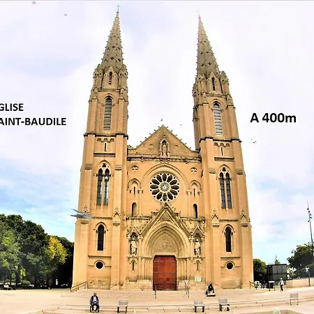 Le Salsero T4 De 93m2 En Centre Avec Billard Clim Prime Video Wifi Fibre * Nimes